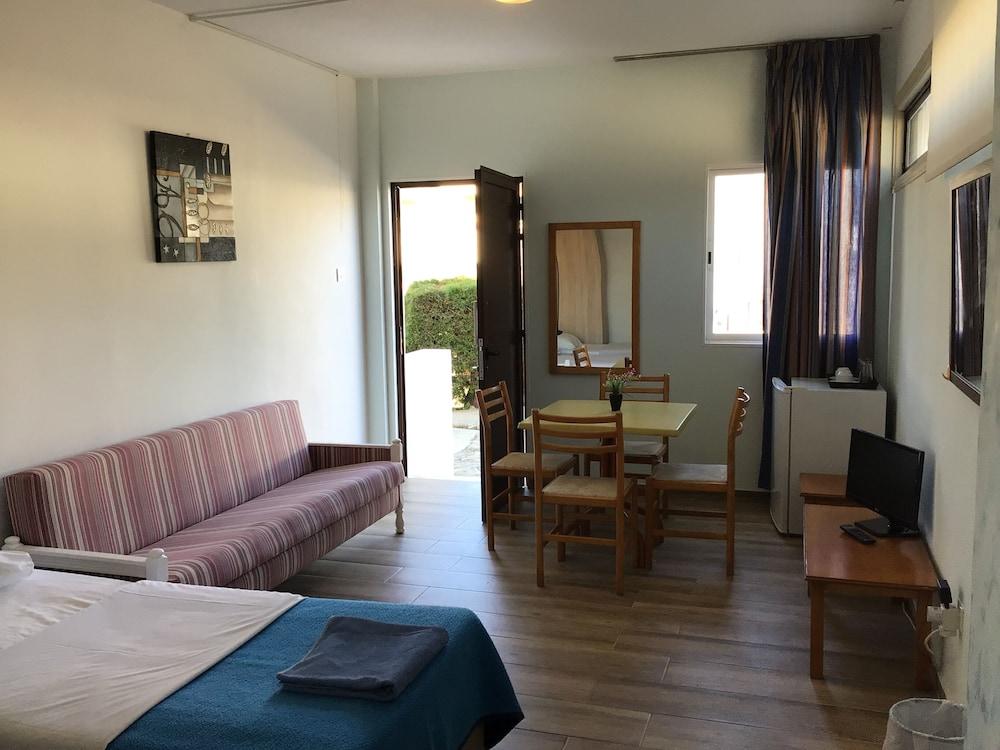 Florea Hotel Apartments Aya Napa Dış mekan fotoğraf