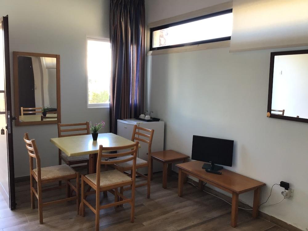 Florea Hotel Apartments Aya Napa Dış mekan fotoğraf